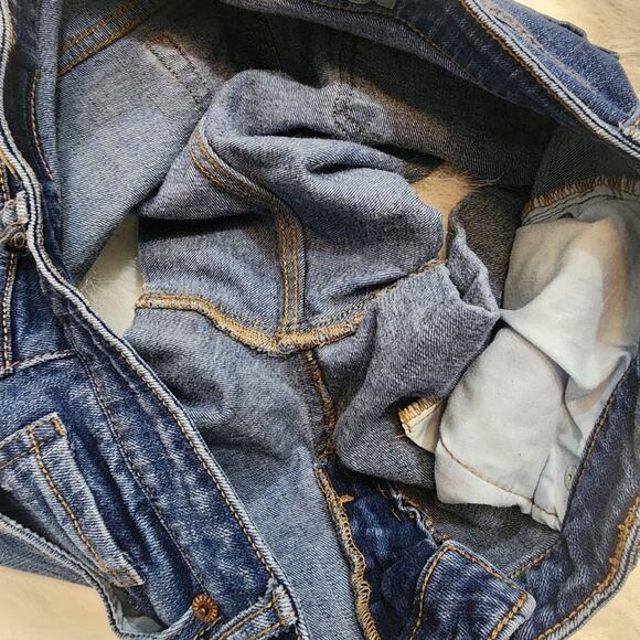 Aeropostale lightly distressed mid rise rolled cuffs jean shorts woman's size 8 - Picture 5 of 9